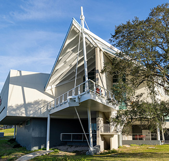 exterrior photograph of the Leepa-Rattner Museun on the Tarpon Springs campus